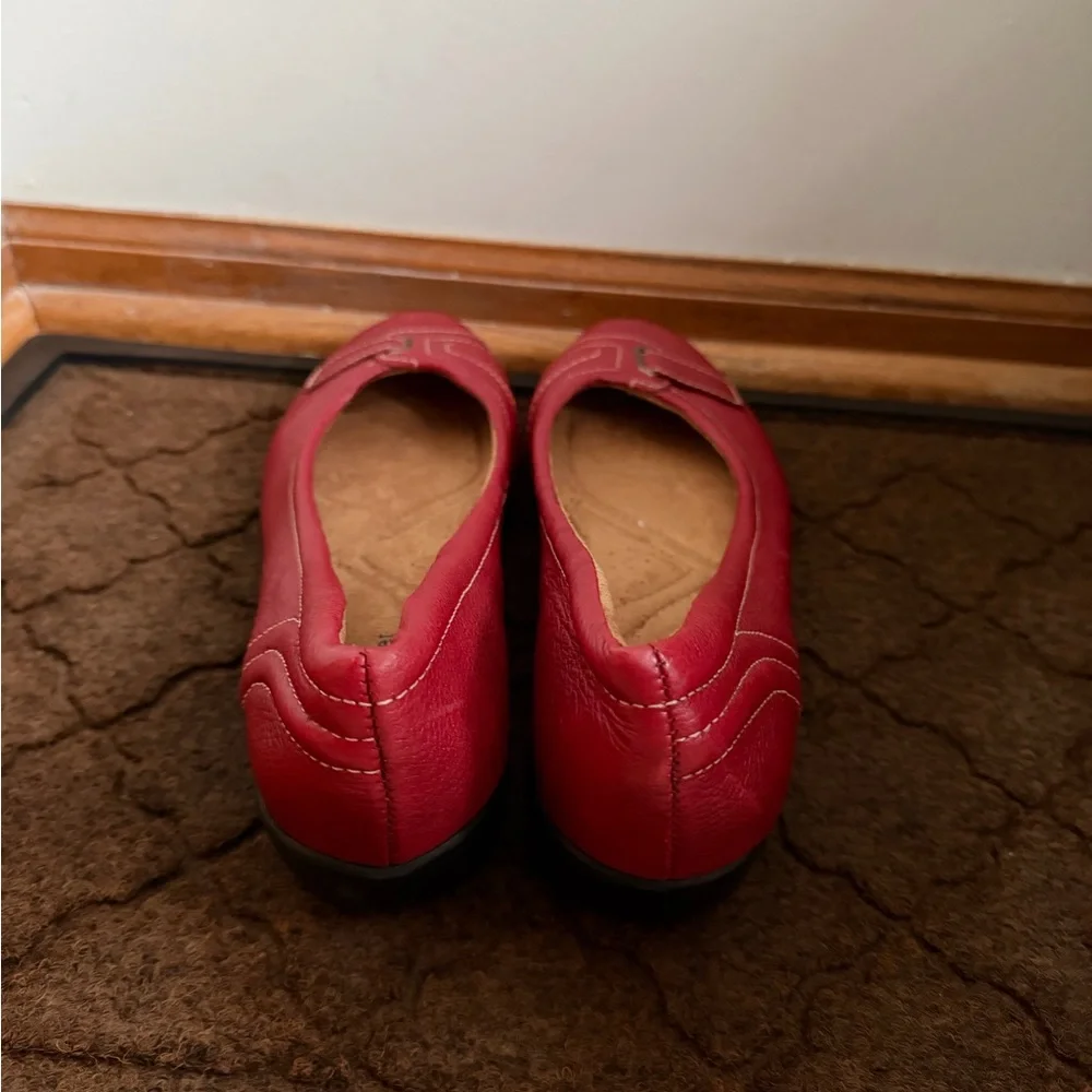 Naturalizer streamlined ballet